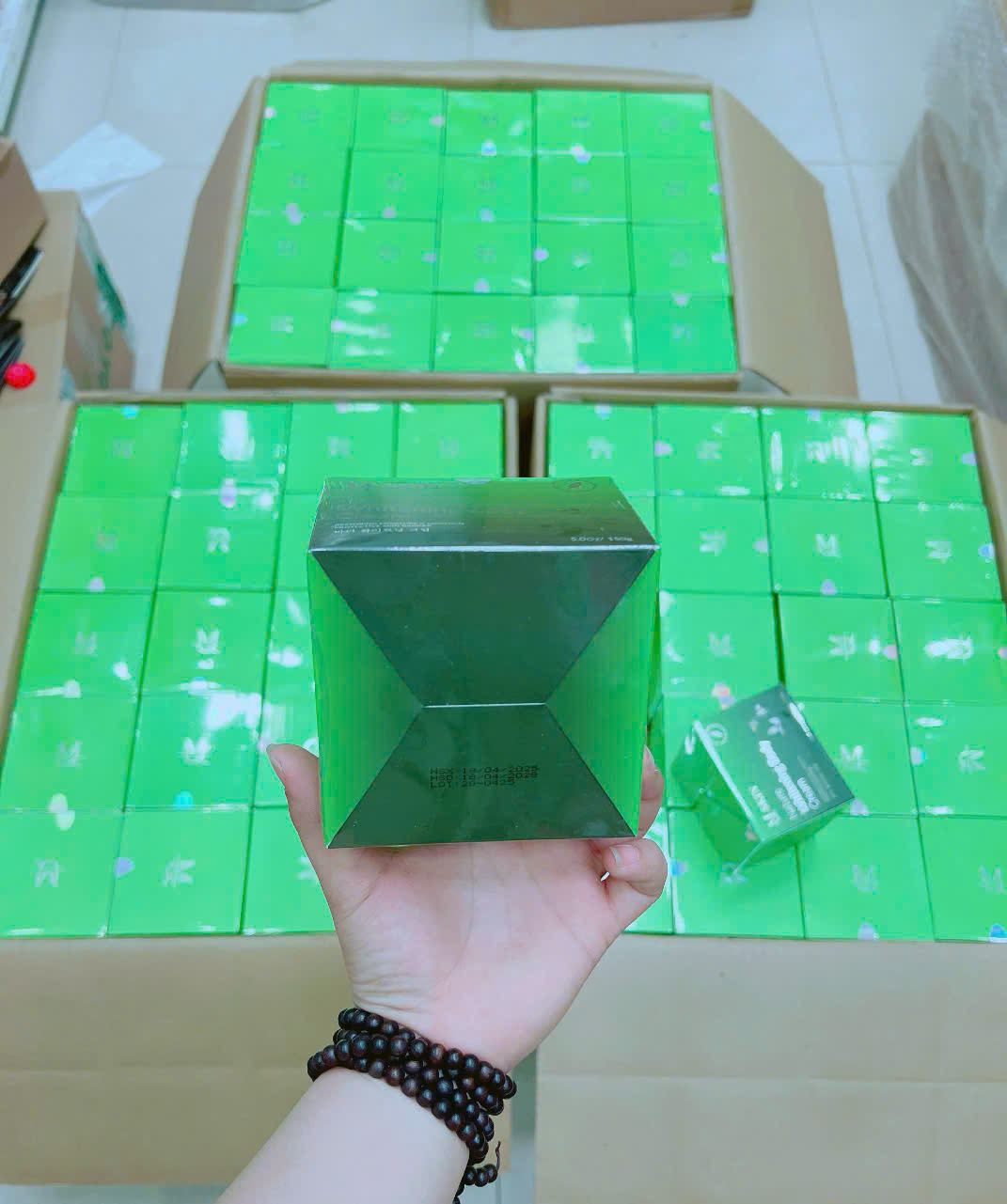 14590_z7212461927720-38da76b1511b6d031bf135811cac58ba_20251111150917.png Kem Body Diệp Lục MQ Skin - 8936117150043