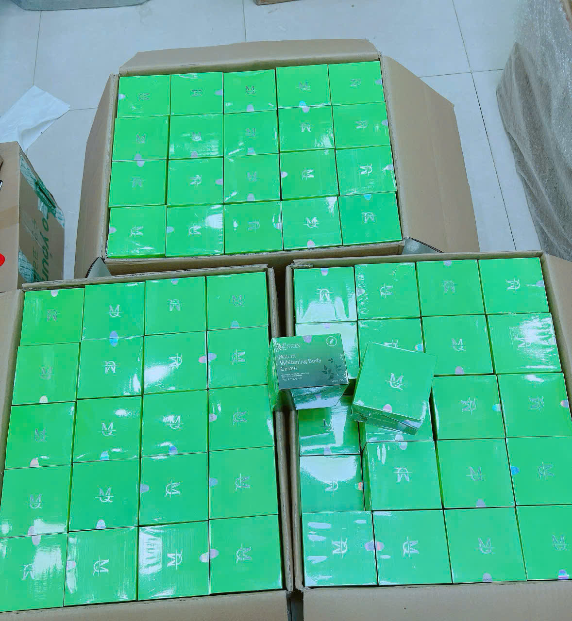 14590_z7212461928573-a248d4dea71d7f7221ac77a984ce02e4_20251111150918-2.png Kem Body Diệp Lục MQ Skin - 8936117150043