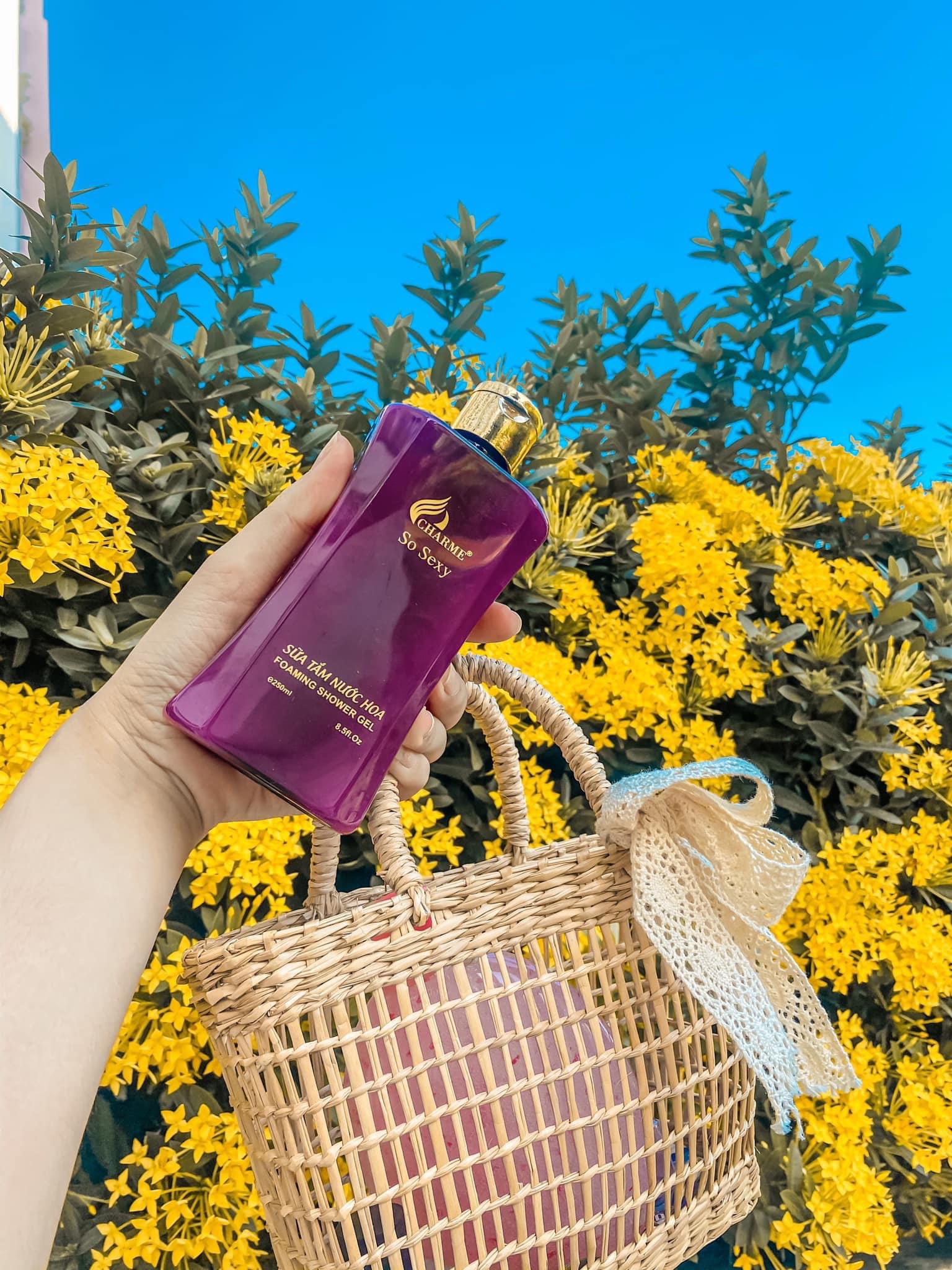 14693-sua-tam-nuoc-hoa-charme-so-sexy-3-7.jpg Sữa Tắm Nước Hoa Charme So Sexy 250ml - 8936194690296