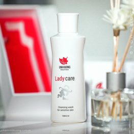Dung dịch vệ sinh phụ nữ Lady Care Linh Hương chính hãng - 8936098610185