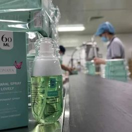 Xịt Khử Mùi Vùng Kín Onaya Màu Xanh Minaral Spray Lovely Peppermint - 8938540224049