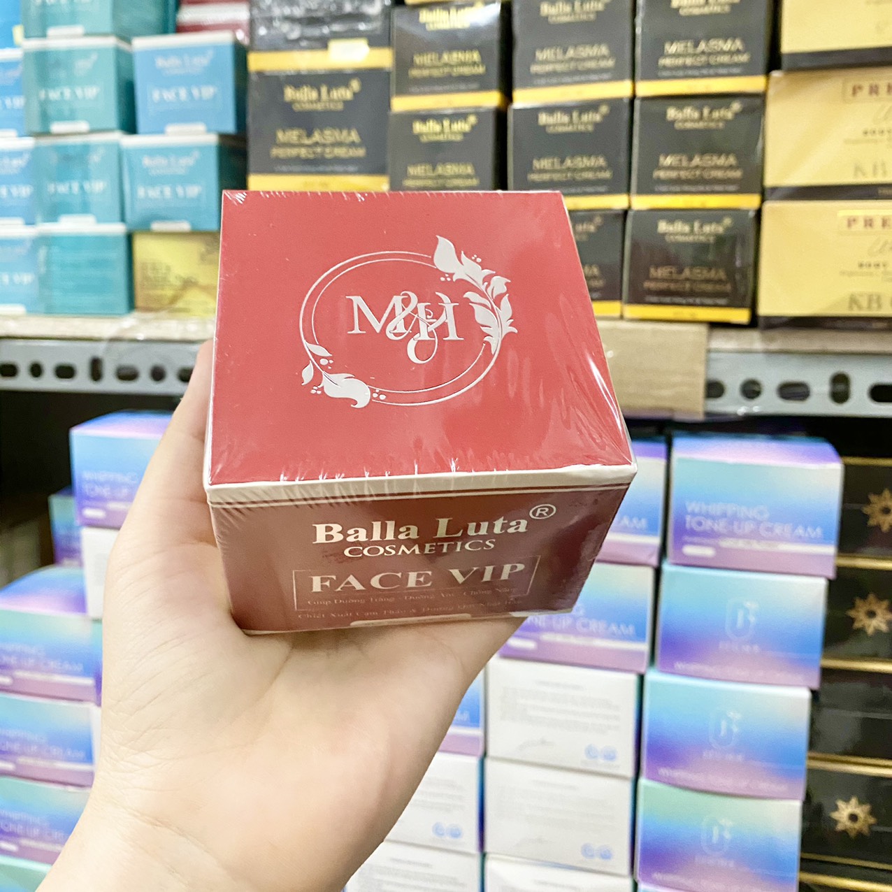 15502-z2828196498108-7378c87d7d403f941a31782dbdbc64e3-8.jpg Kem Face VIP Đỏ Giảm Thâm Nám Căng Bóng Da Balla Luta - 8936144070147