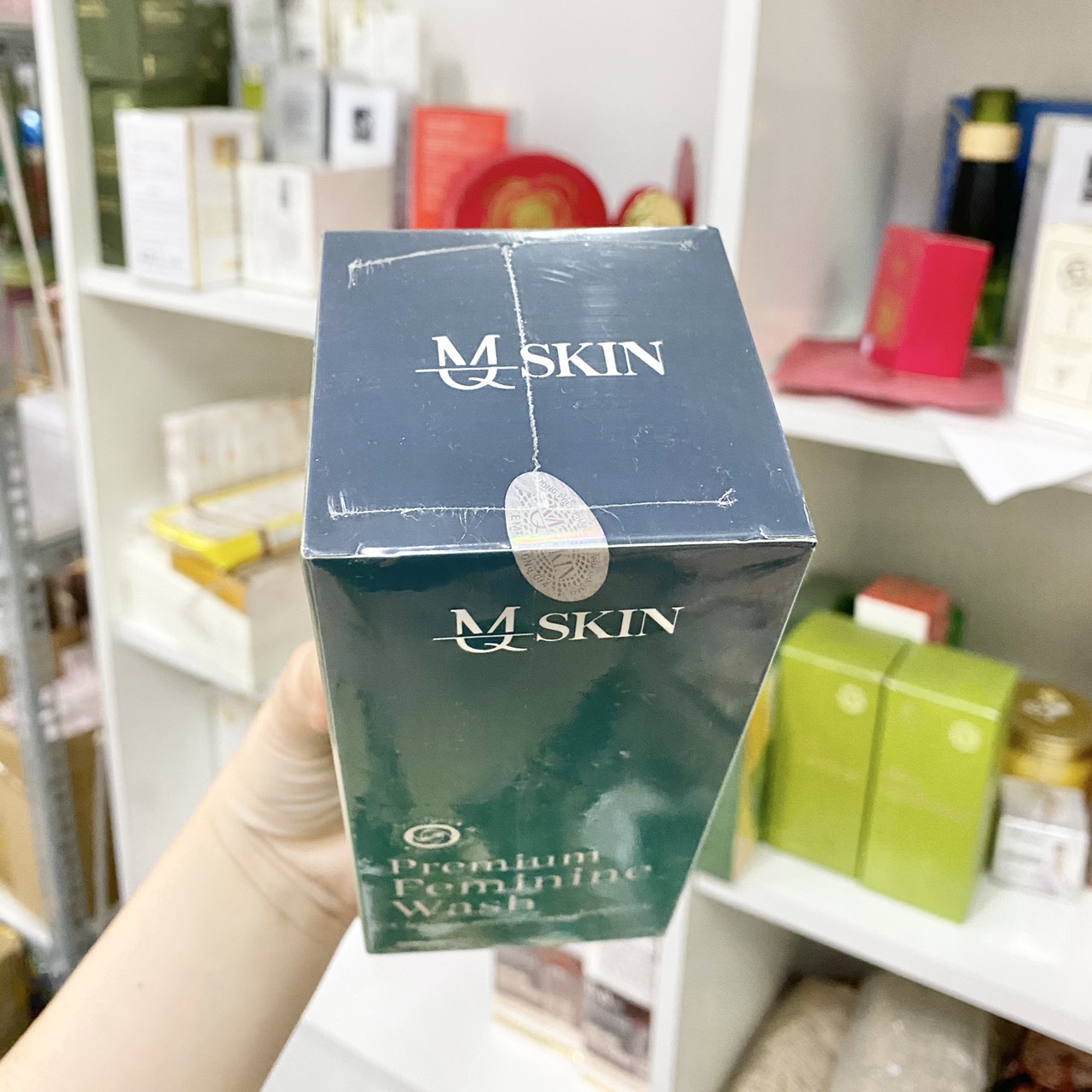 Dung dịch vệ sinh phụ nữ MQ Skin Premium Feminine wash chính hãng - 8936117150432