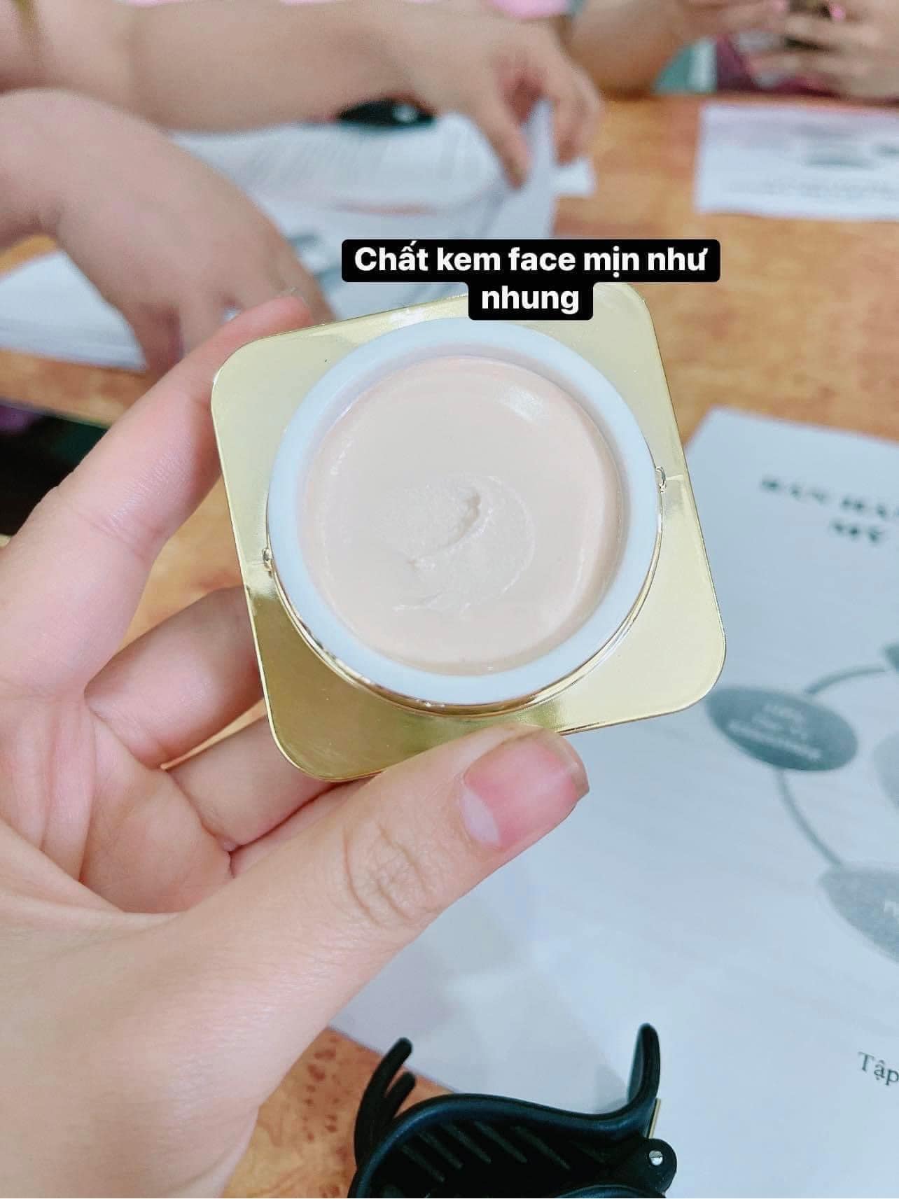 Kem face bông ONAYA dưỡng trắng da ngừa nám Chính Hãng