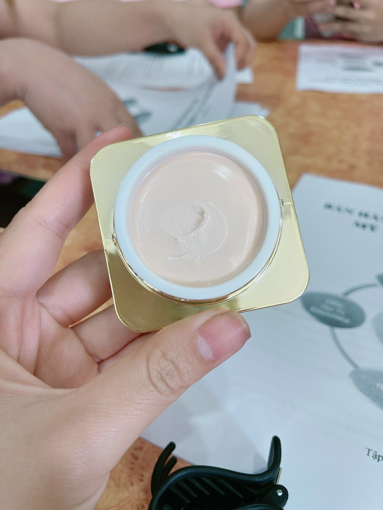 Kem face bông ONAYA dưỡng trắng da ngừa nám Chính Hãng
