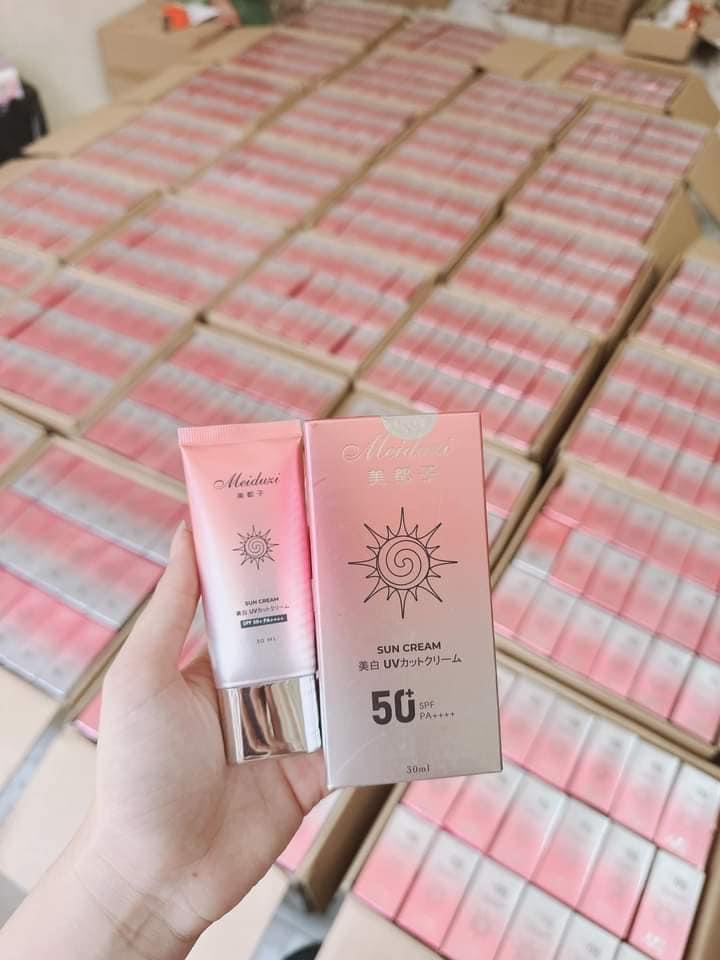 18866-z4192026552964-ce8551d390c5f10e7a162427989fc142-5.jpg Kem Chống Nắng Meiduzi Dạng Sữa Nâng Tone - CNMEDUZI