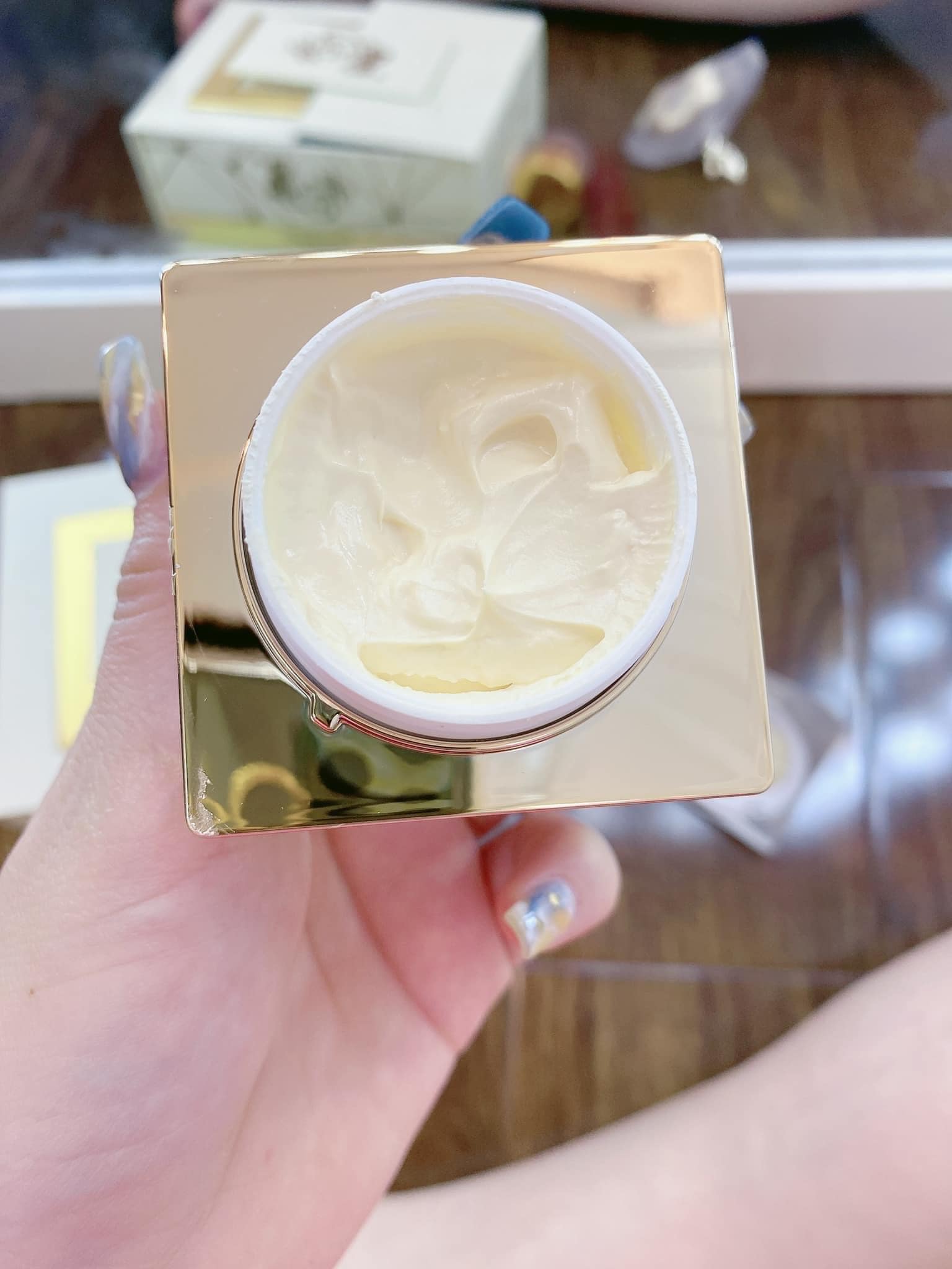 18941-276225822-1994498074088227-1036696877431748478-n-2.jpg Kem Face Queen Fairy Cosmetics Super Vip Whitening Tặng Gel Tẩy Tế Bào Chết - 8936115877775