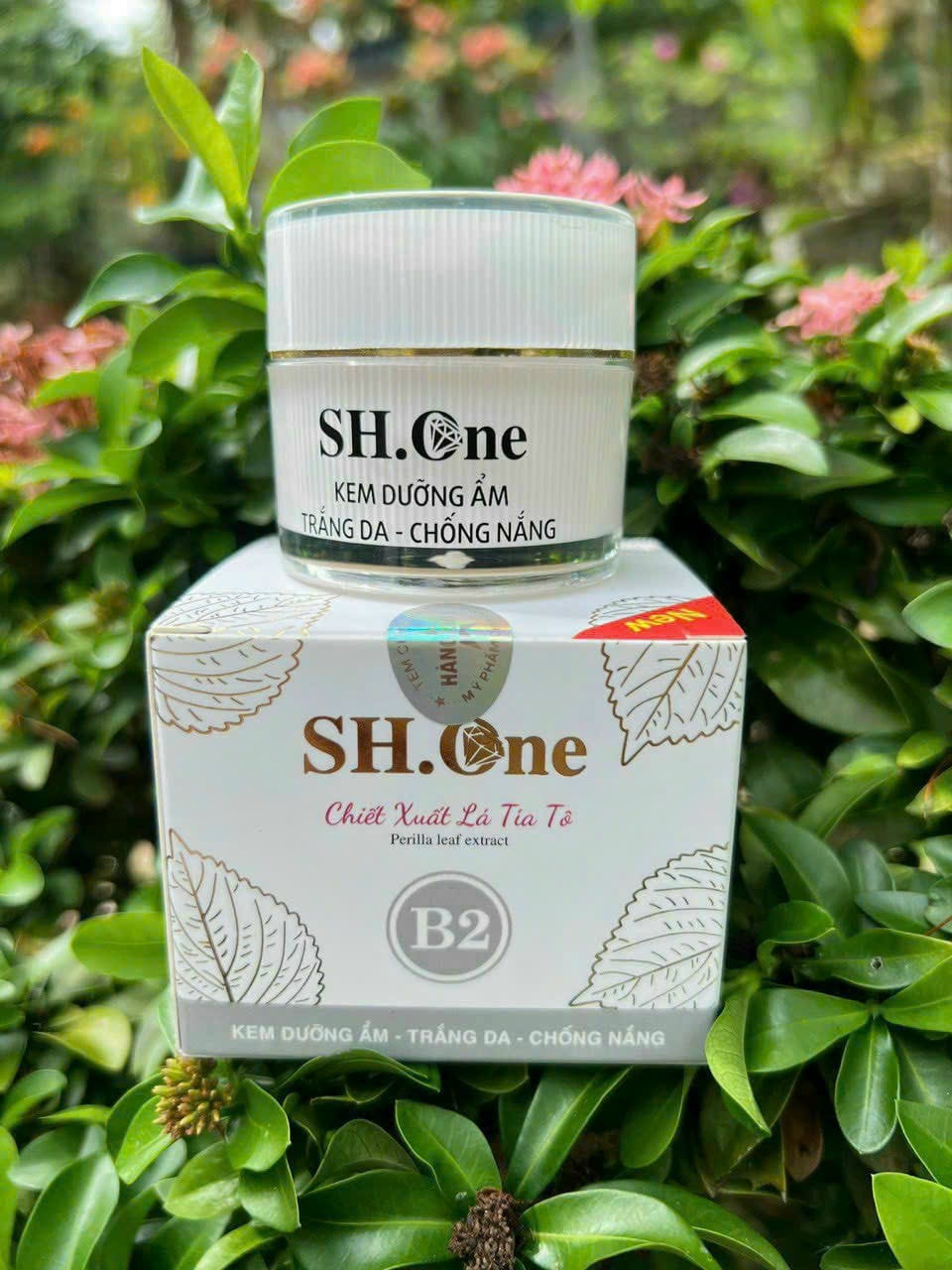 Kem Face Dưỡng Ẩm Trắng Da B2 SH One Trắng Chiết Xuất Lá Tía Tô