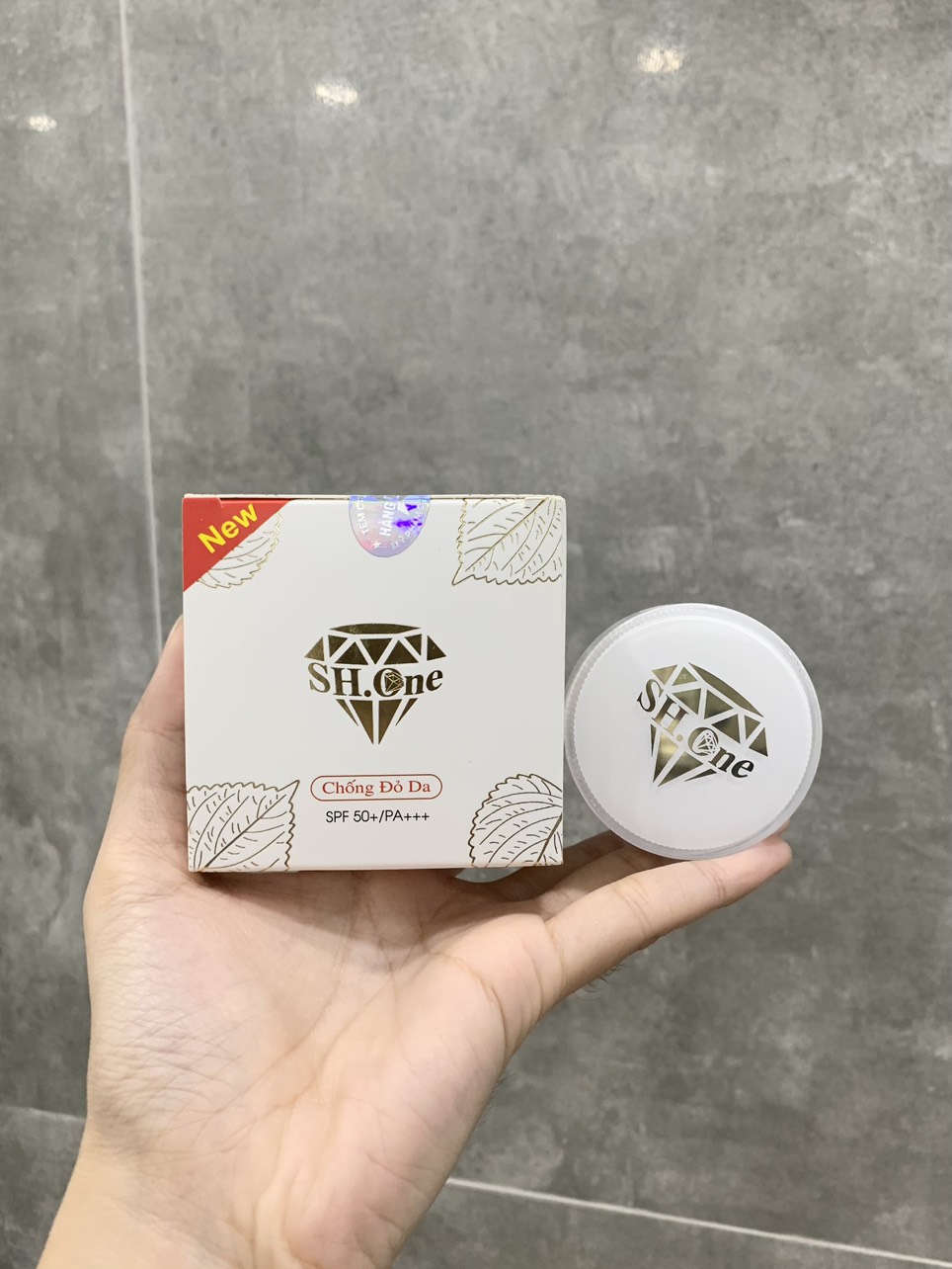 19885-z4432078551311-3dca00c72c878b961967e31e138a7970-2.jpg Kem Face Dưỡng Ẩm Trắng Da B2 SH One Trắng Chiết Xuất Lá Tía Tô - FACETRANGB2