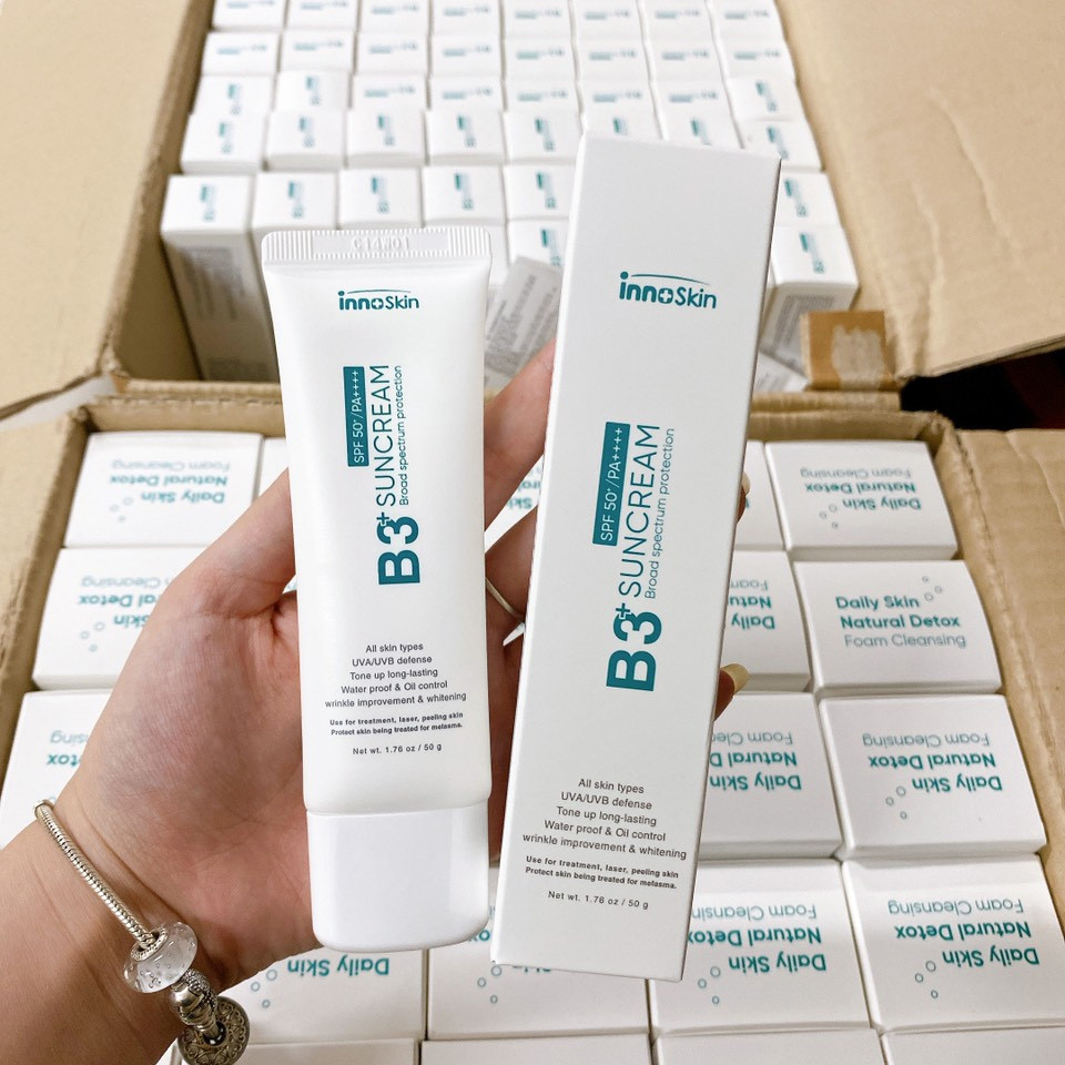 Kem Chống Nắng B3 InnoSkin Màu Xanh Cho Da Khô
