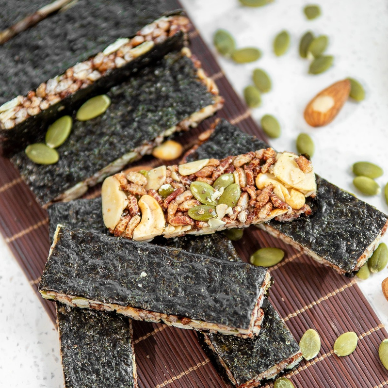 22703_10099-img-7309-photoroom-2_20241213143522-2.png Rong Biển Kẹp Hạt Dinh Dưỡng Thơm Ngon 200g Hộp - RBKHDD