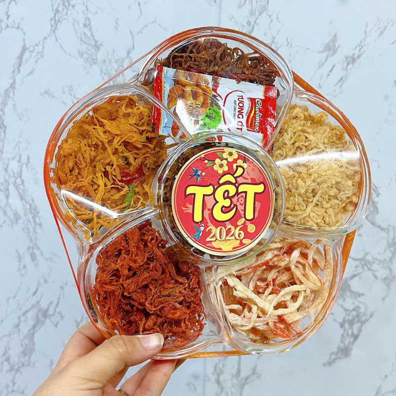 22746_49_20251031105224.png Hộp Quà Tết Set Khô Lục Vị 500g - Hộp Bông Mai - 8936208933685