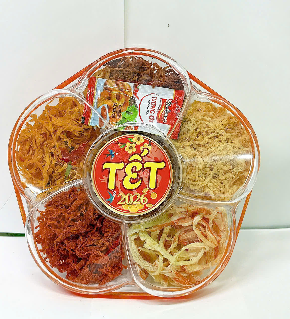 22746_z7169917409673-b523cdfb787ceb9b6a5b04f9130374af_20251111200555-3.png Hộp Quà Tết Set Khô Lục Vị 500g - Hộp Bông Mai Hộp Quà Tết 2026 - 8936208933685
