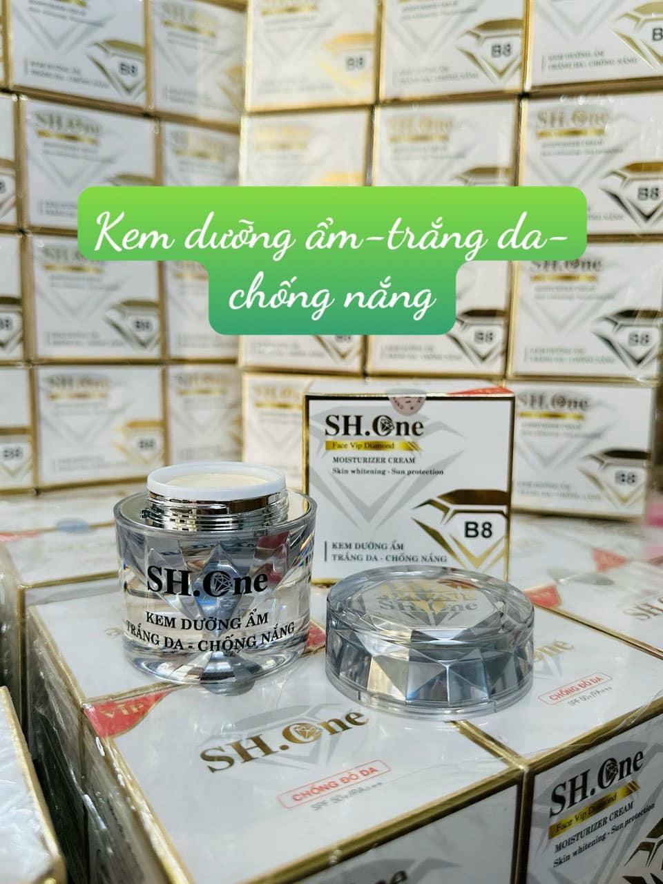 24160_436209471-122108644850270124-2739177378649707743-n_20240428174711-1.jpg Kem Face SH One B8 Màu Trắng Dưỡng Ẩm Trắng Da - FACETRANGB8