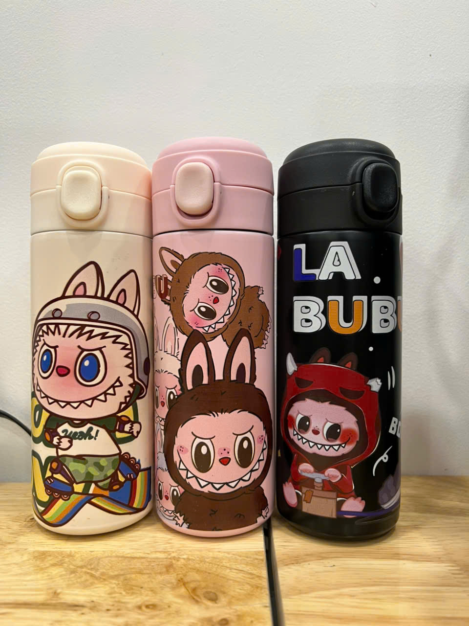 Bình Giữ Nhiệt Labubu Không Quay Xách 450ml 6.5x19.5cm