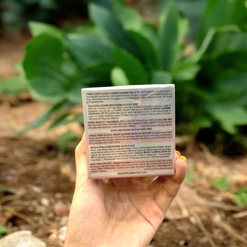 25391_z5905766811375-e308e4dcaf7a29f28d6d6fa66d7f2139-photoroom_20241007174931-4.jpg Kem Dưỡng Trắng Da Loreal Paris Ban Ngày Glycolic-Bright Glowing Cream Day SPF 17 50ml - 8994993016525