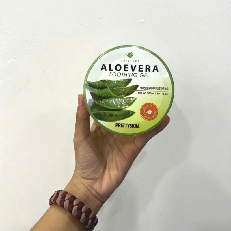 25607_z5997526383736-ab92597873b6510414bedbfb6fc7fb0e-photoroom_20241104144452-2.jpg Gel Dưỡng Da Đa Năng Prettyskin Chiết Xuất Lô Hội Aloevera Soothing Gel 300ml - 8809733210029