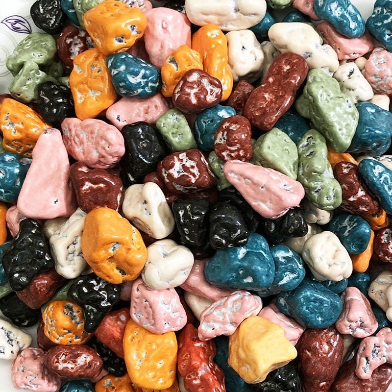 Hộp Kẹo Sỏi Đá Socola Bát Giác 300G Hộp Quà Tết 2026