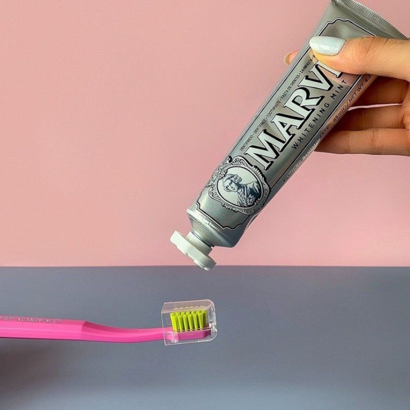 25638_kdr-marvis-trang-phu-photoroom-1_20241106163543-1.png Kem Đánh Răng Marvis Whitening Mint Màu Bạc 85ml - 8004395111718