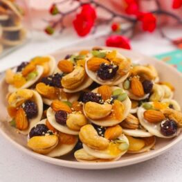 Hộp Bánh Đồng Tiền Ngũ Vị Hạt Hộp Tròn 450G Hộp Tết - BDTNVHHT450