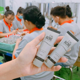 Gel Lột Mụn Đầu Đen Dr.Acne Smooth & Clean 40ml - 8936106220443