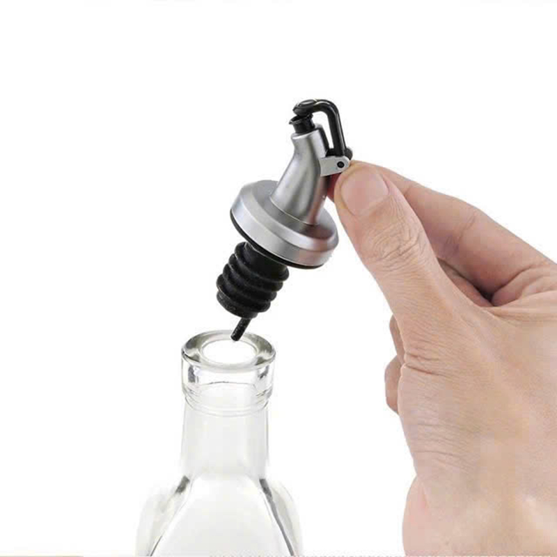 26013_z6238133606824-84a936980217dd15add73da288321297_20250120152213-2.jpg Bộ Hũ Lọ Gia Vị Thủy Tinh 5 Món 500ml 250ml 31x5.2cm & 15x6.5cm - BHTT02