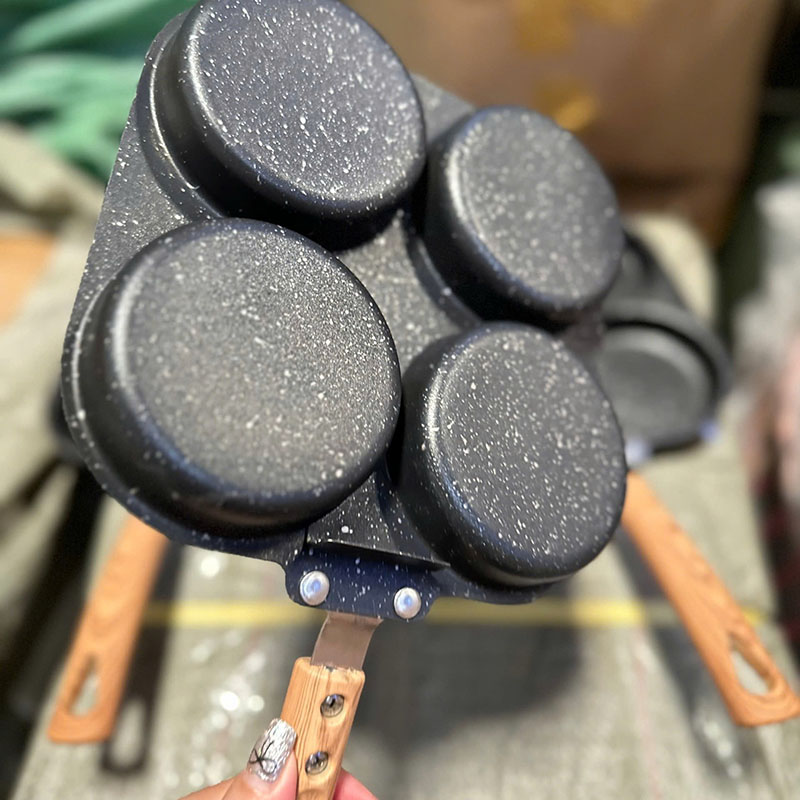 26136_z6390218565043-4ba0afdcc2002b59b0605f3595c33bc1_20250315101804-2.jpg Chảo 4 Ngăn Xài Được Tất Cả Loại Bếp - Chảo Đá Chống Dính Cao Cấp 21x18cm - C4NCD01