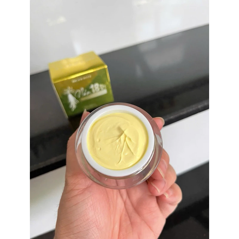 26225_7_20250404154528-1.png Kem Face Nám 18 Vị Tinh Chất Thảo Mộc Sica White 15g - 893622110570