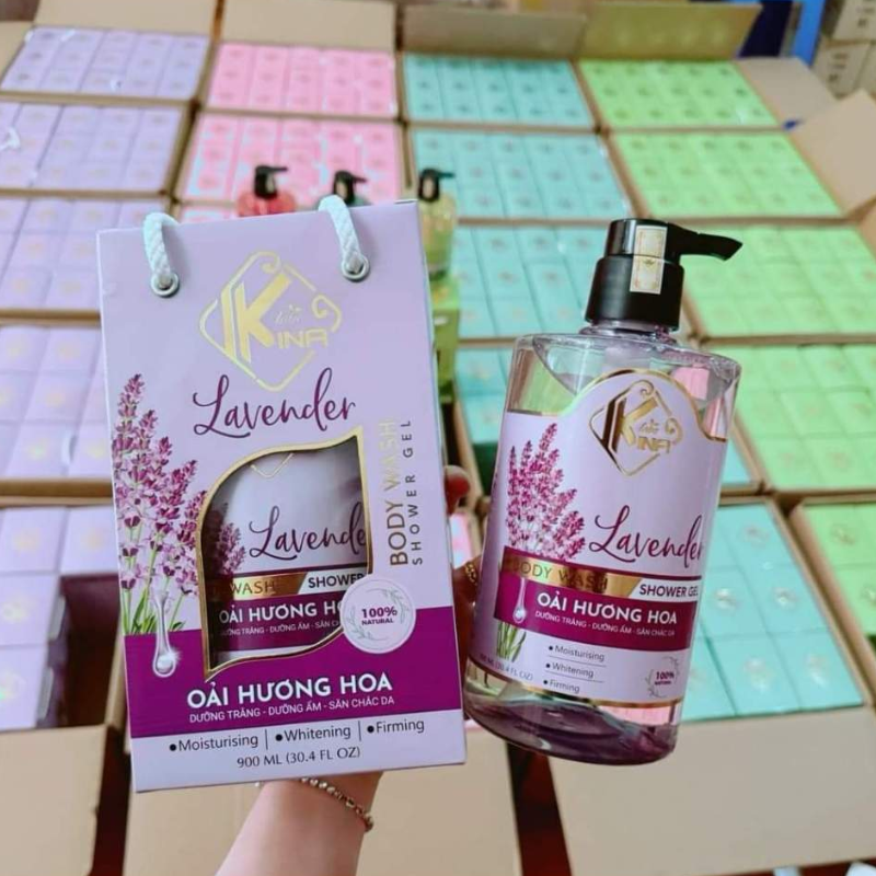 26499_sua-tam-huong-nuoc-hoa-kina-2_20250723110953-4.png Sữa Tắm Kina Hương Nước Hoa Oải Hương 900ml - Hỗ Trợ Cấp Ẩm Dưỡng Sáng Da Mịn Màng - Tặng Kèm 1 Bông Tắm - 8938527651264