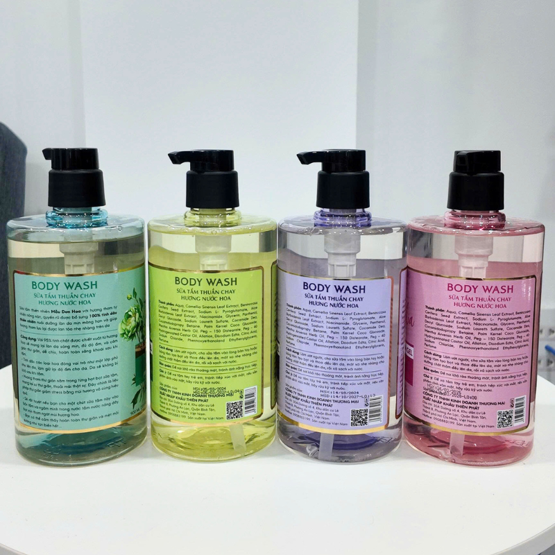 26500_33_20250729093702-4.png Sữa Tắm Kina Hương Nước Hoa Tuyết Liên 900ml - Hỗ Trợ Cấp Ẩm Dưỡng Sáng Da Mịn Màng - Tặng Kèm 1 Bông Tắm - 8938527651288