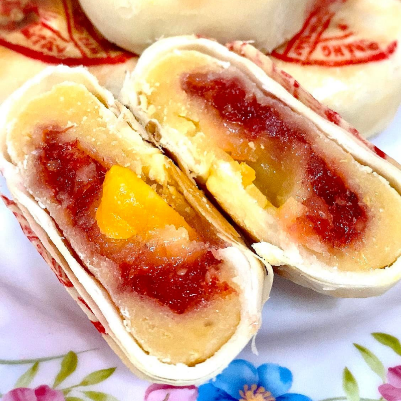 Bánh Pía Thịt Lạp Tân Huê Viên Thơm Ngon 480g (40g x 12 cái)
