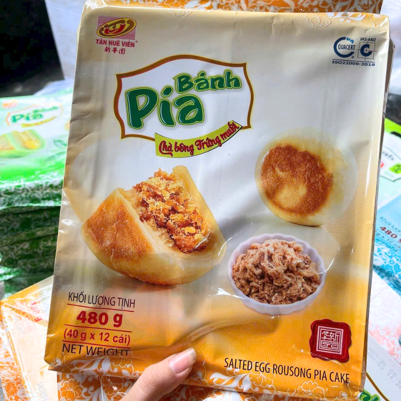 Bánh Pía Chà Bông Trứng Muối Tân Huê Viên Thơm Ngon 480g (40g x 12 cái)