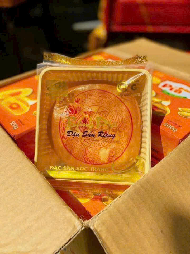 Giá sỉ bánh Pía 4 Trứng Đậu Sầu Riêng Tân Huê 500g (1 cái)