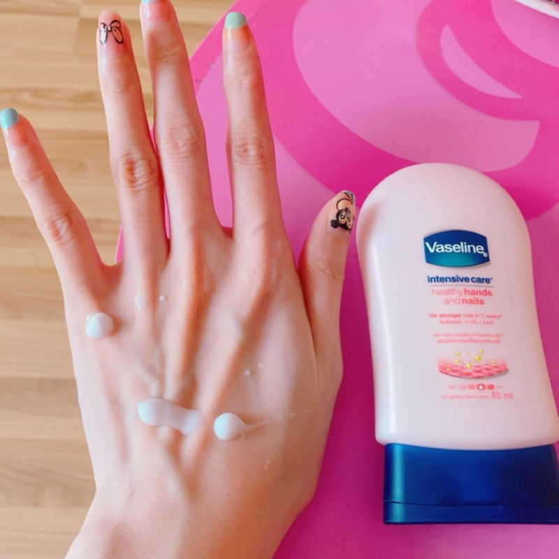 Kem Dưỡng Da Và Móng Tay Vaseline Thái Lan 85ml
