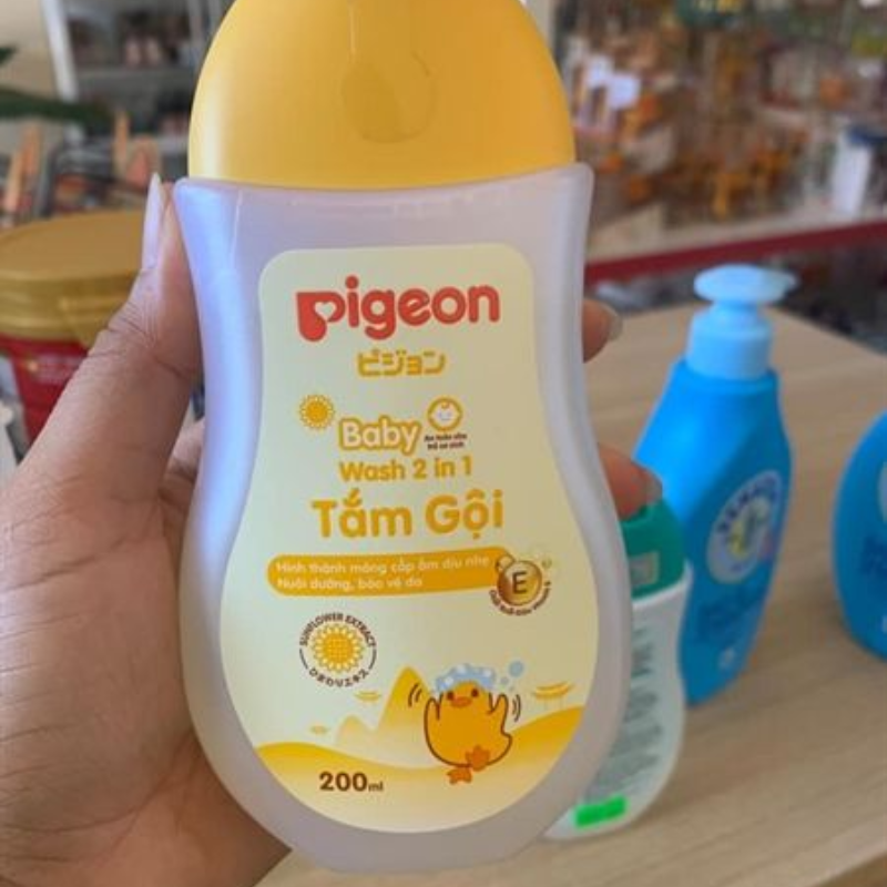 Sữa Tắm Gội Toàn Thân Cho Bé Hương Hoa Hướng Dương Pigeon 200ml