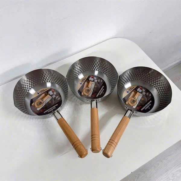 Chảo inox 18cm vân tuyết có miệng rót