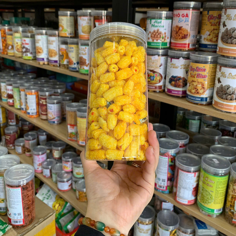 Nui Vàng Chiên Tỏi Ớt Thơm Ngon 300g - Hộp Pet