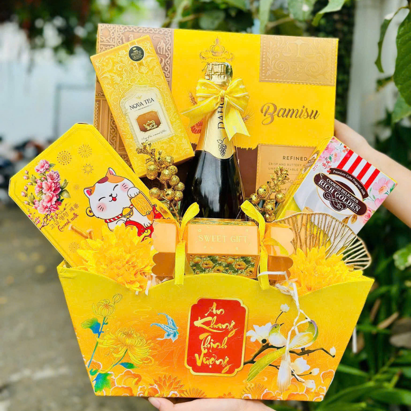 27500_202_20251129165621.png Hộp Quà Tết Sum Vầy – Quà Tặng Tết Cho Người Thân – Quà Trang Trí Tết Nguyên Đán - QTTT45