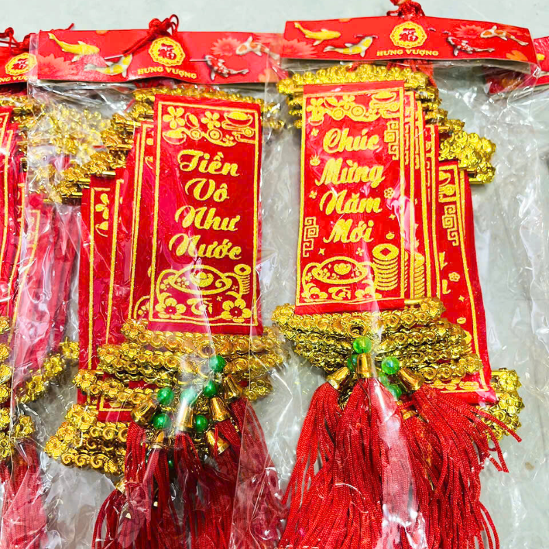 27600_264_20251211103840.png Set 10 Liễn Nhung Đỏ Trang Trí Tết - Liễn Câu Đối Đỏ Nhung Treo Cây Size Mini - TLN16