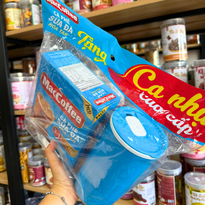 Cà Phê Sữa Đá Hòa Tan Maccoffee 3 In 1 Hộp 10 Gói Thơm Ngon - Tặng Ly Nhựa Cao Cấp