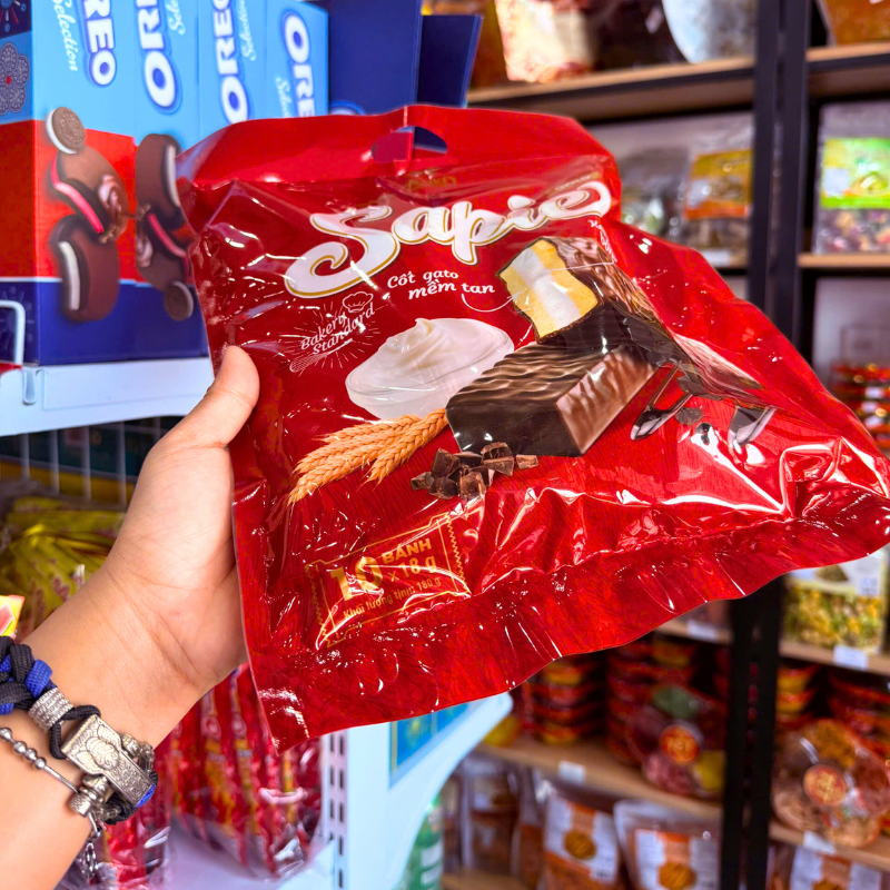 Bánh Bông Lan Phủ Socola SAPIE Gold Túi 180g (10 Bánh x 18g)