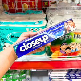 Kem Đánh Răng Sạch Khuẩn Closeup Thơm Mát Tinh Thể Băng Tuyết 180g - KDRCLOSEUP