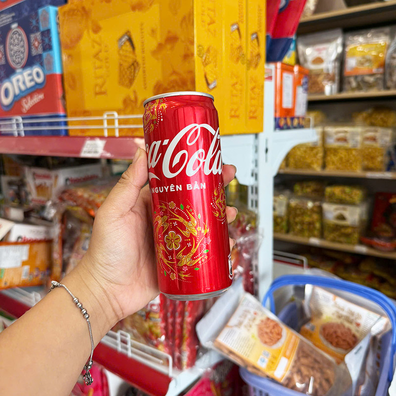 1 Thùng Nước Ngọt Coca Cola Lon (320ml*4 hộp*6 lon)