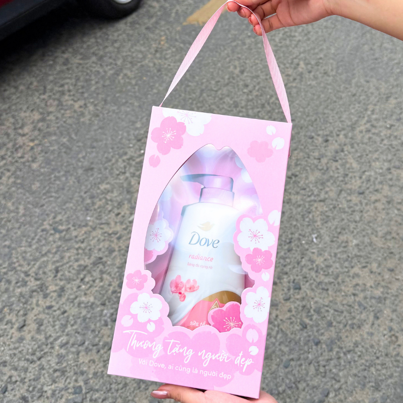 Kho sỉ set Quà Tặng Sữa Tắm Serum Dove Pro-Ceramide Radiance Hoa Anh Đào 500ml