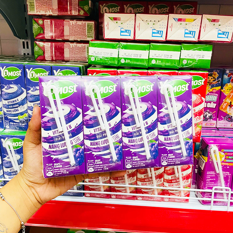 Giá sỉ sữa Chua Uống Yomost Vị Nho Lốc 4 Hộp (170ml/Hộp)