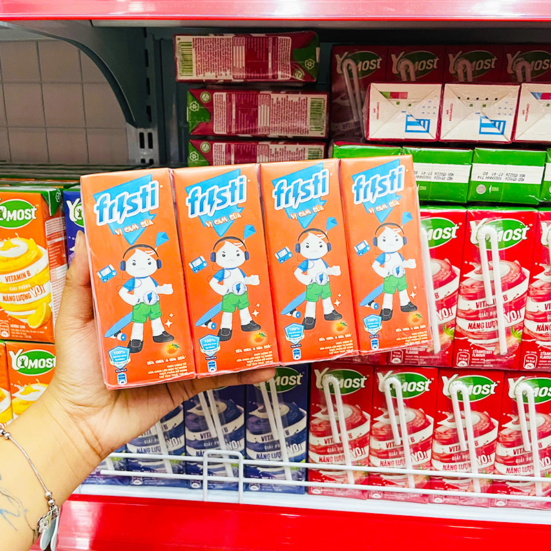 Sữa Chua Uống FRISTI Hương Cam Lốc 4 Hộp (180ml/Hộp)