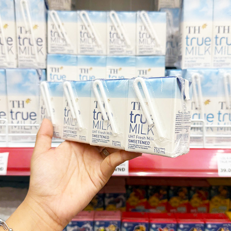 Sữa Tươi Tiệt Trùng Có Đường TH True Milk Lốc 4 Hộp Nhỏ (110ml/Hộp)