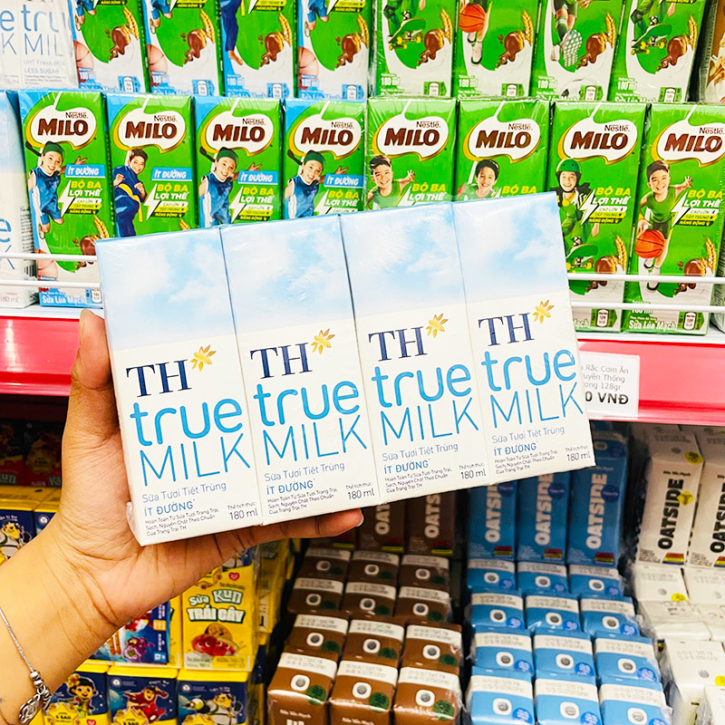 Thùng 12 Lốc Sữa Tươi Tiệt Trùng Ít Đường TH True Milk - Thùng 48 Hộp (180ml/Hộp)
