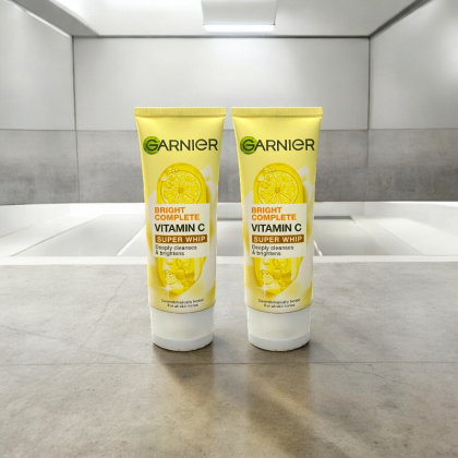 Sữa Rửa Mặt Tạo Bọt Sáng Da Garnier Bright Complete Brightening Whip Foam 100ml