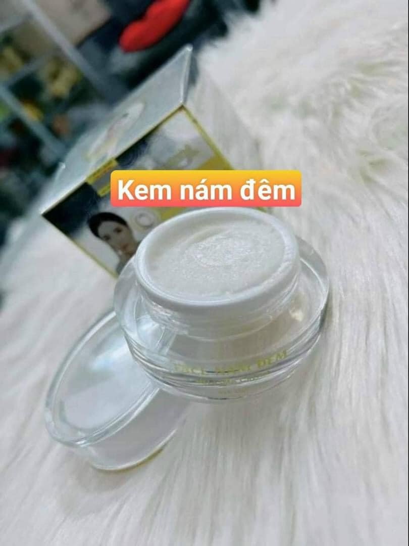 Chỉ với 1 lớp kem Face Nám Đem mỏng mịn trước khi đi ngủ là nàng có thể an tâm tìm lại làn da thanh xuân ngày nào